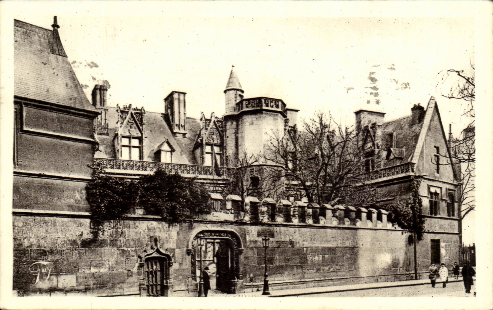 Paris CPA the museum of Cluny