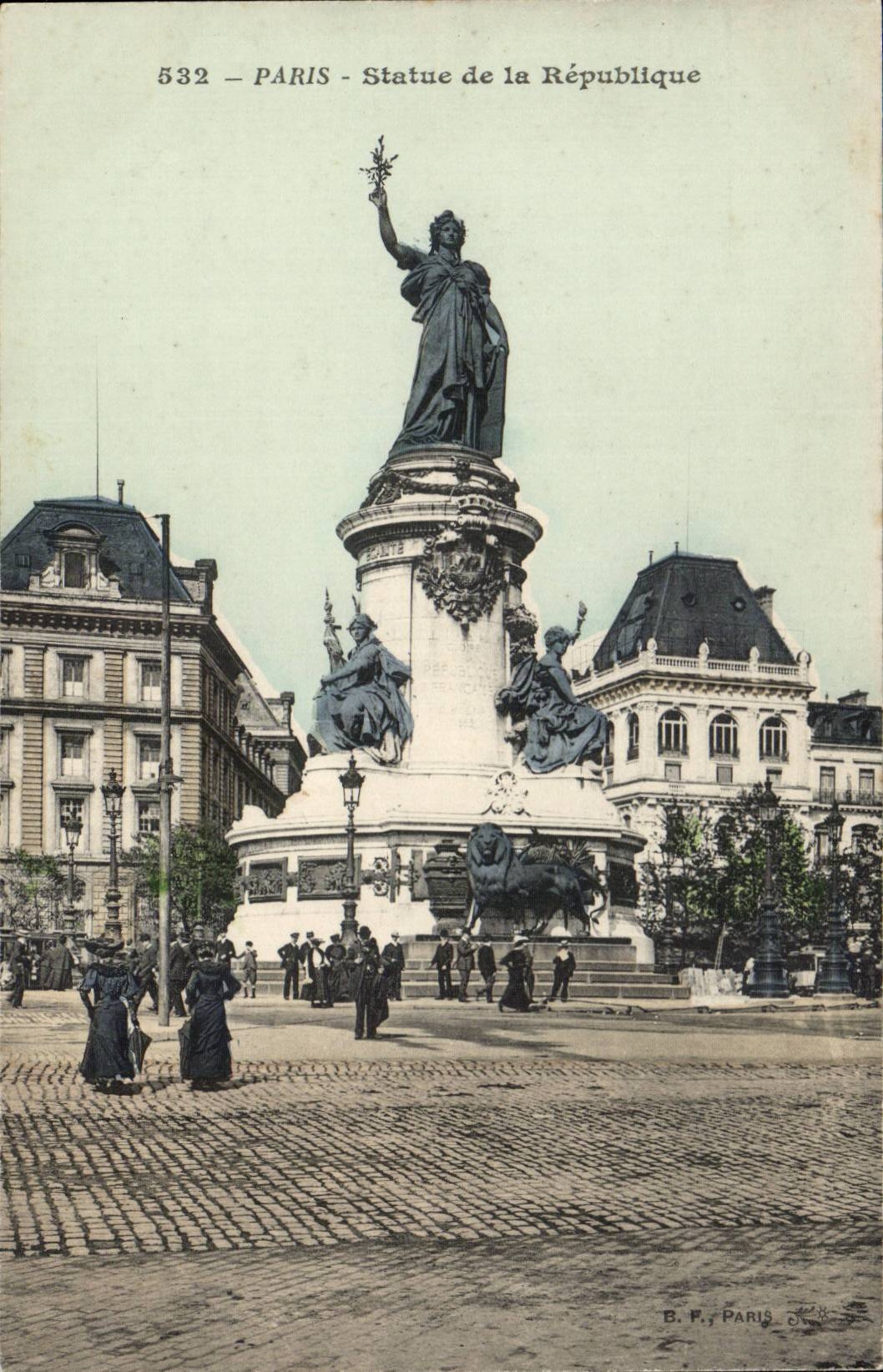 Paris CPA Statue of the Republic