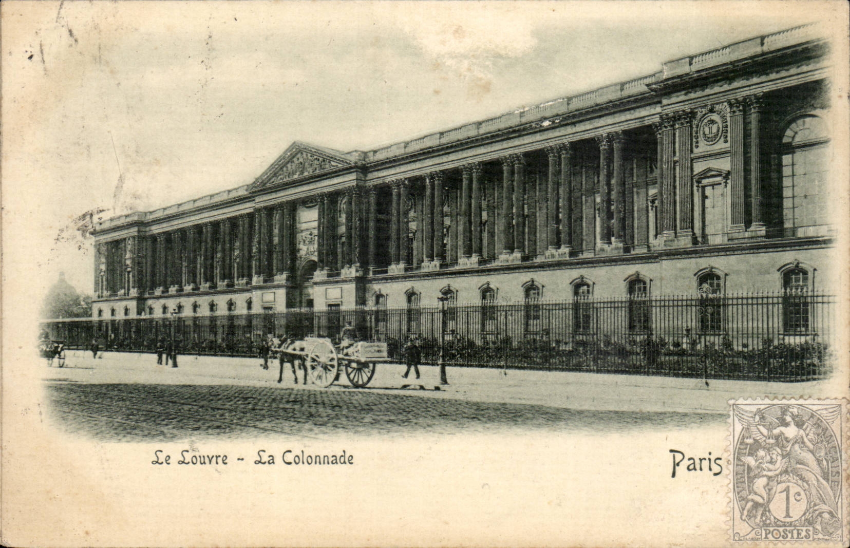 Paris CPA Le Louvre La colonnade (dessin en relief !)