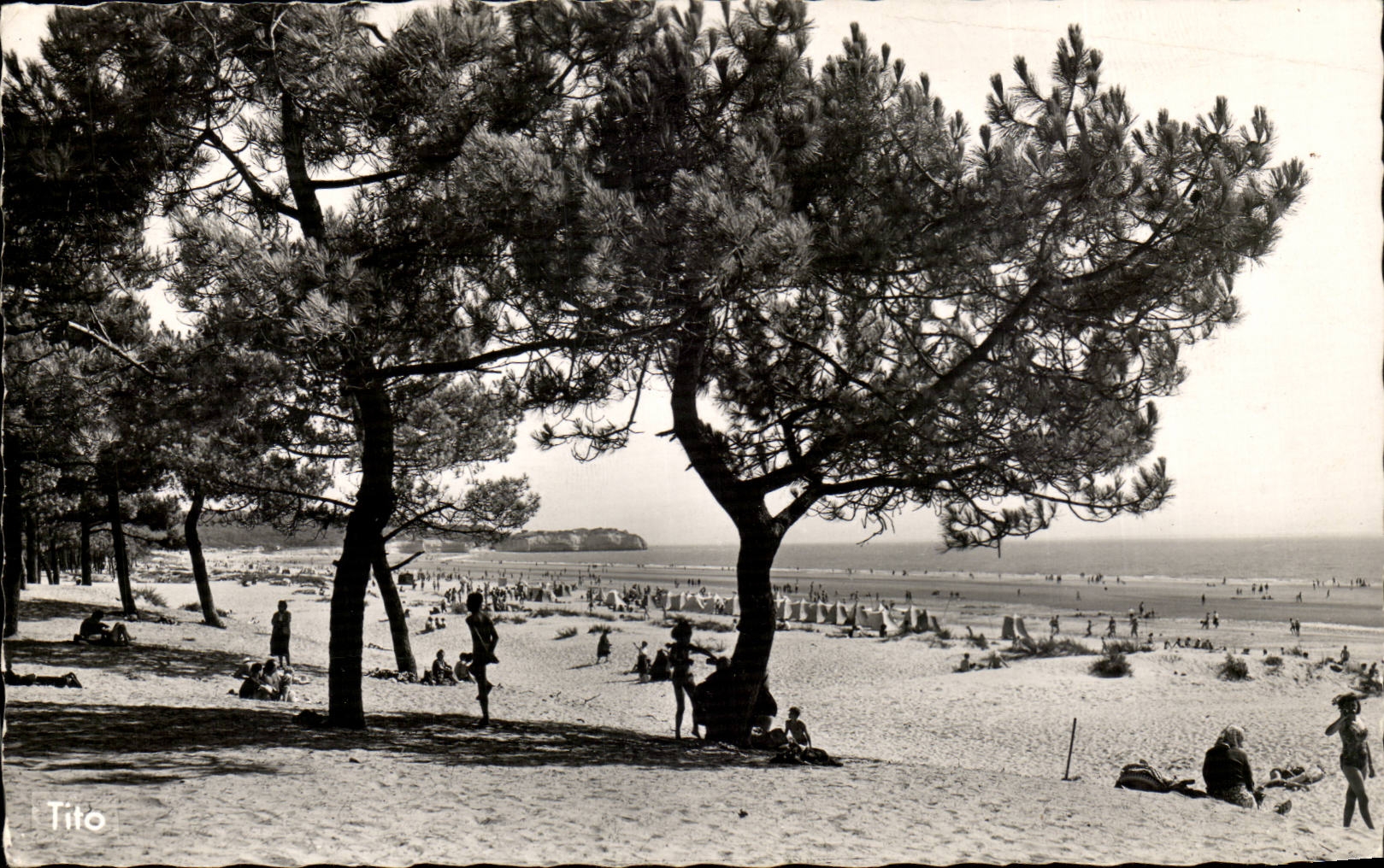 Saint Georges de Didonne CPA the beach in front of the drill the point of Suzac