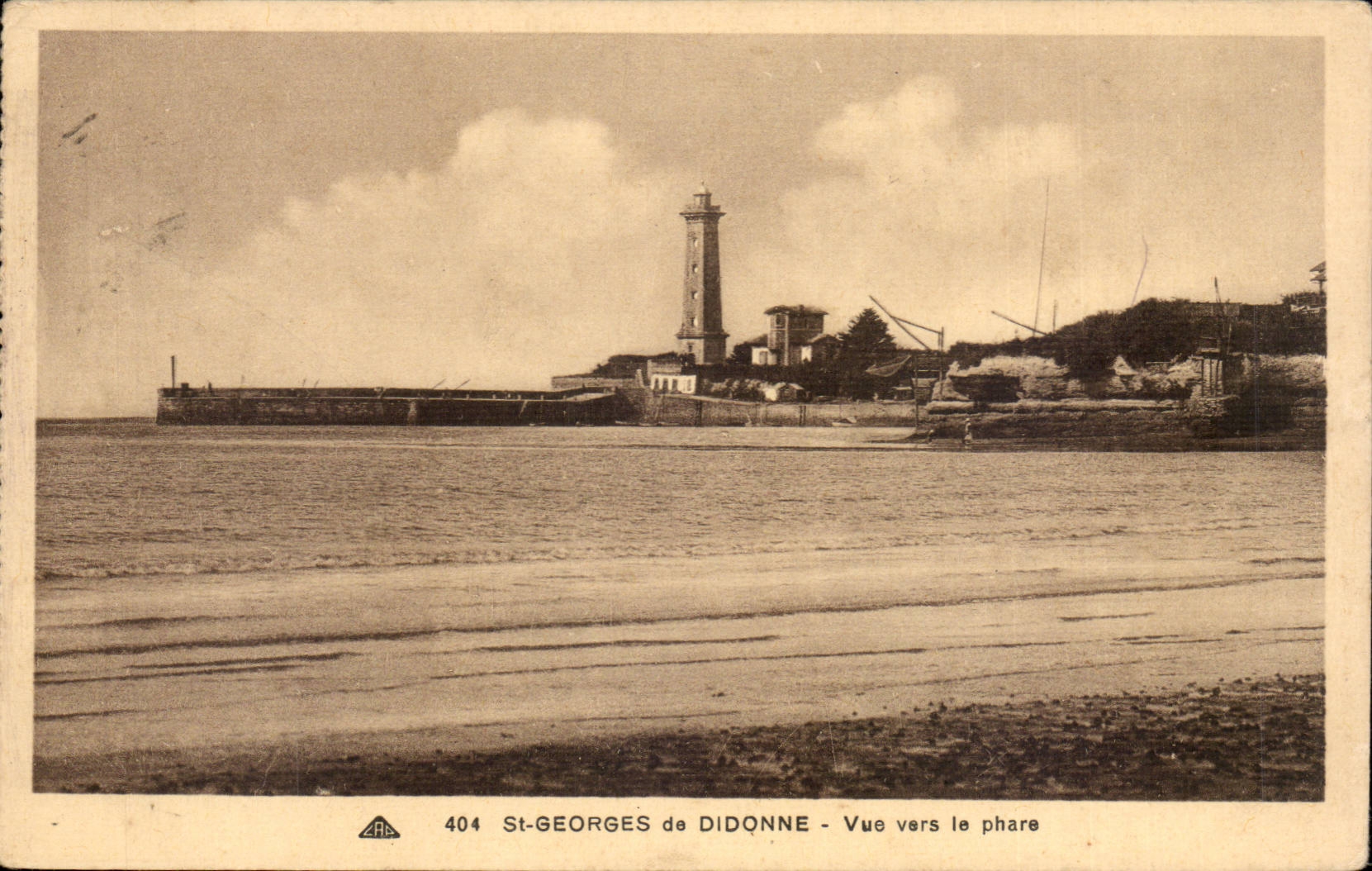 Saint Georges de Didonne cPA Seen towards the headlight (lighthouse)