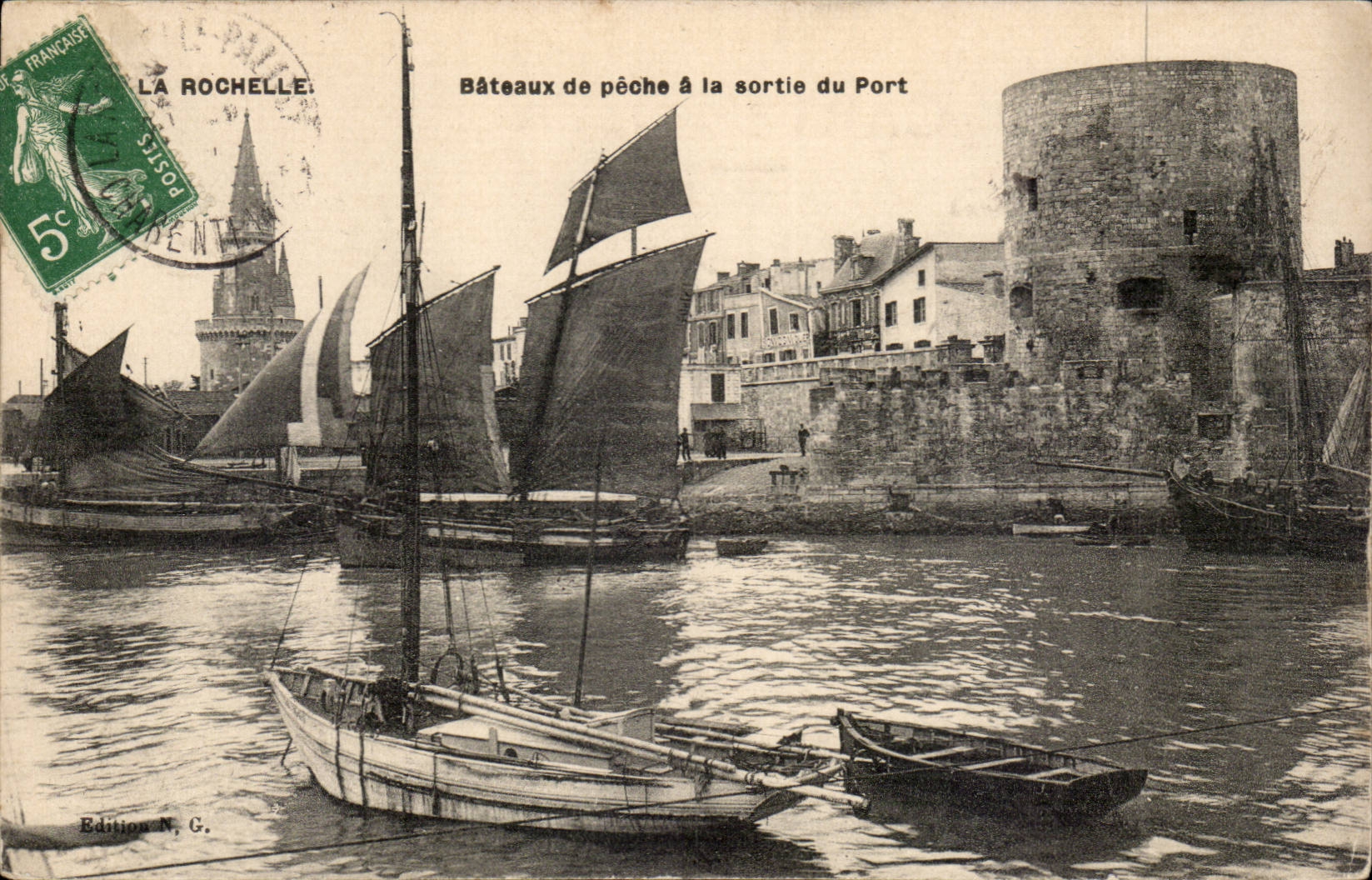 Boote La Rochelle-CPA der Sunde am Ausgang des Hafens