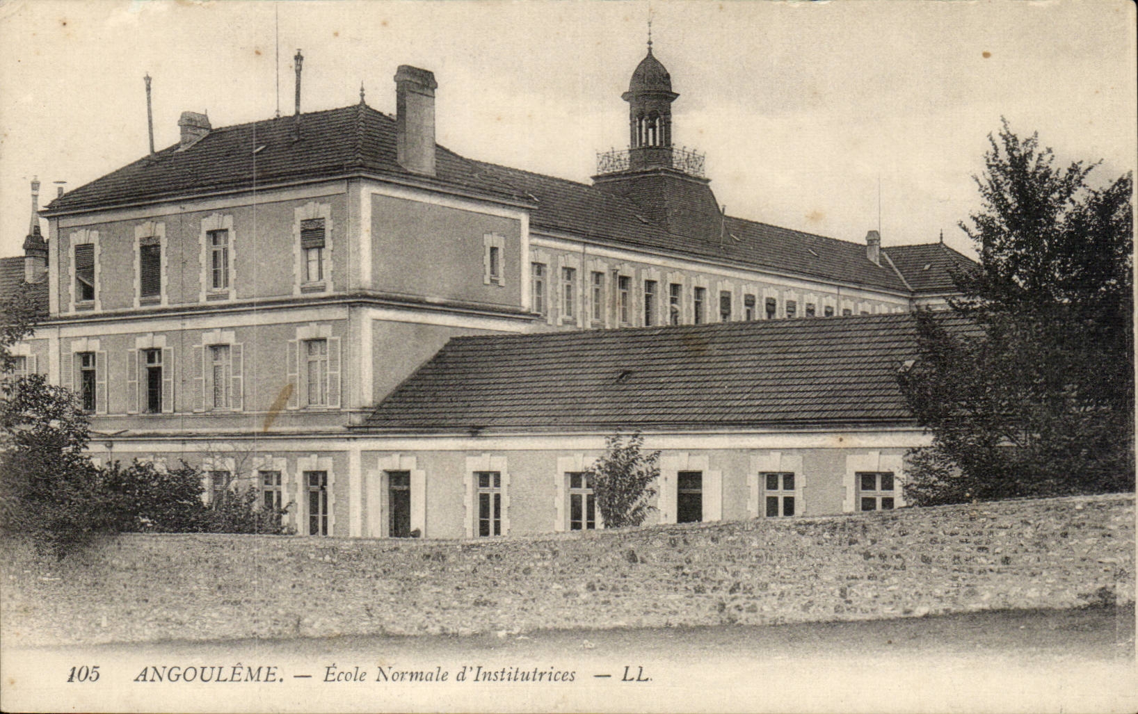 Angouleme CPA Ecole normale d'institutrices