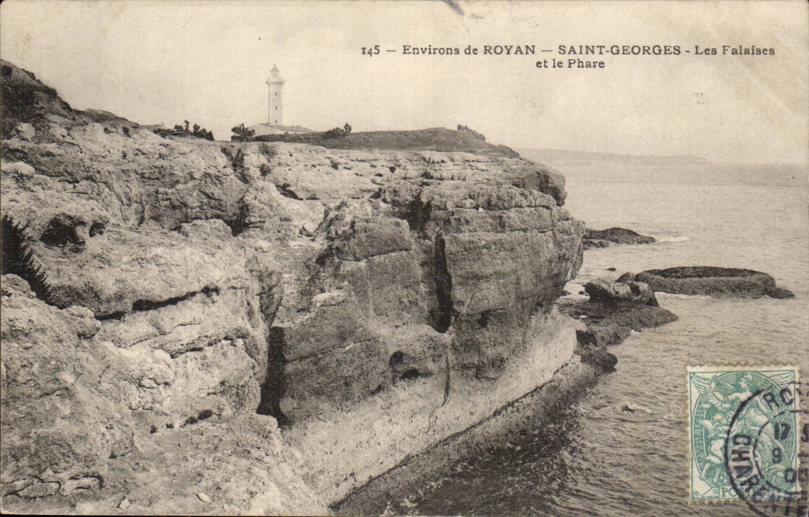 Surroundings of Royan CPA Saint Georges cliffs and the headlight (lighthouse)