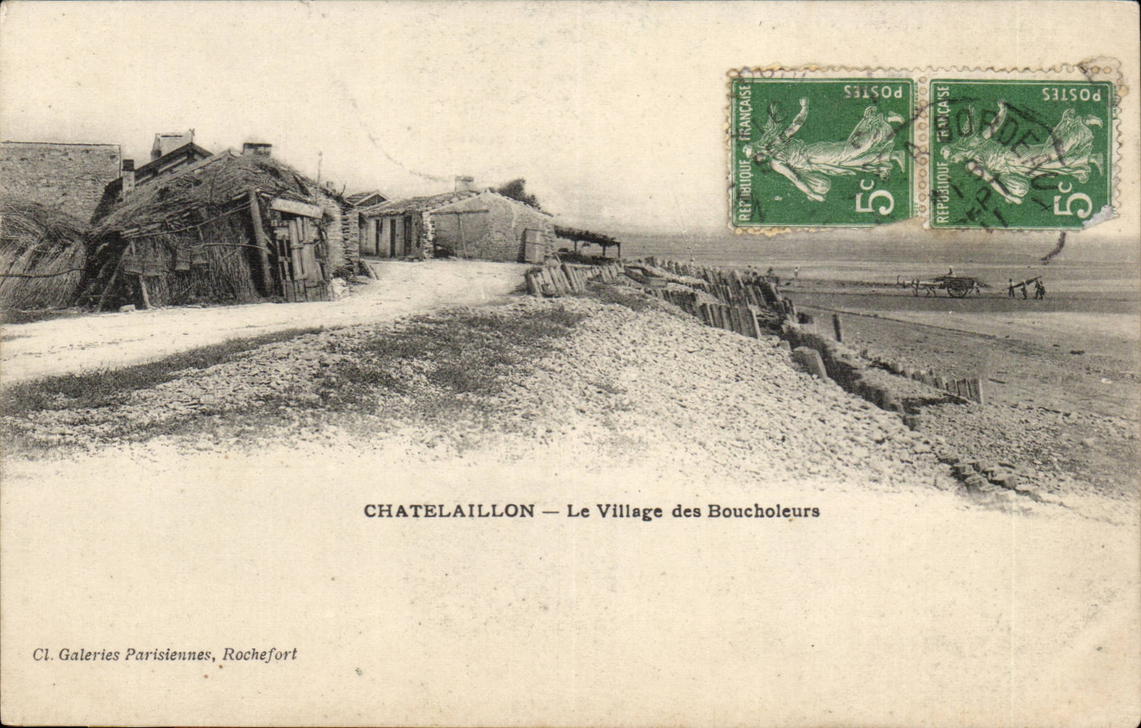 Chatelaillon CPA the village of Boucholeurs