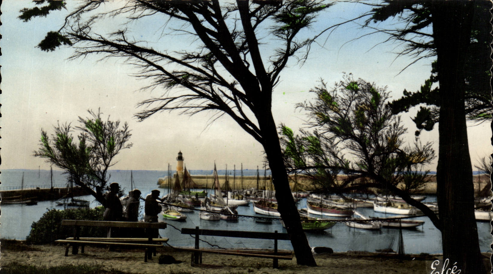 Island of oleron CPA Cotiniere the mending of the nets to the port