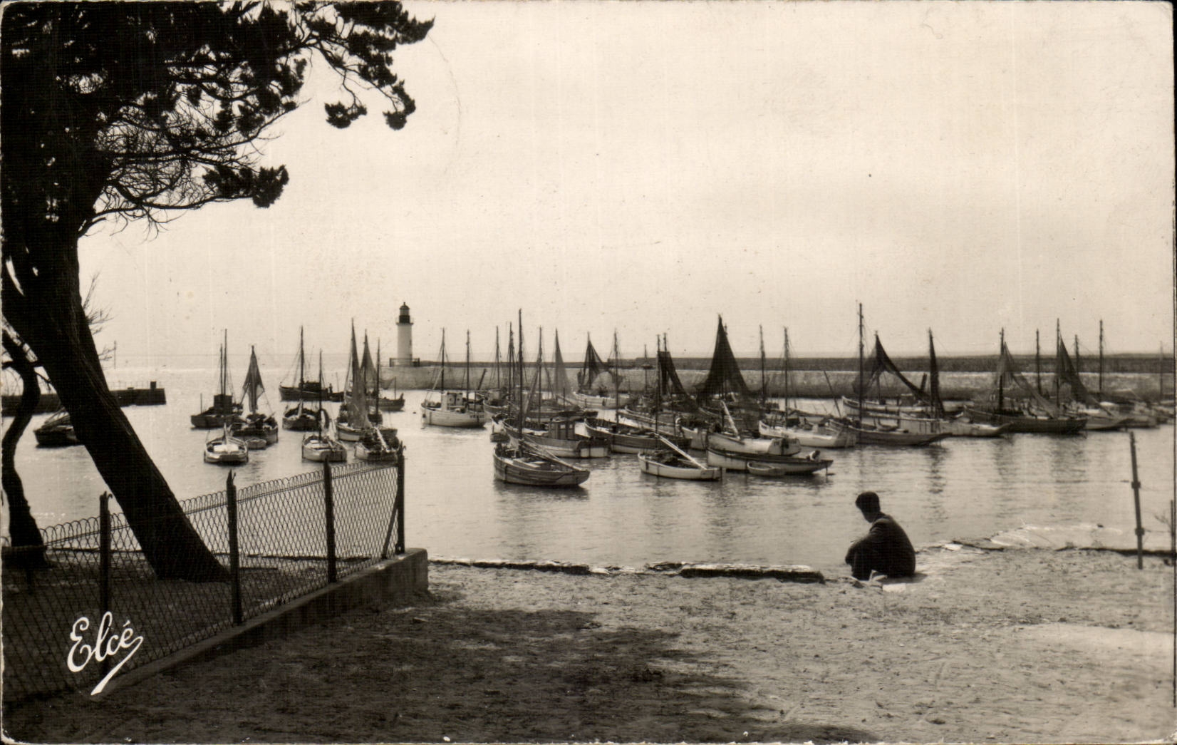 Island of Oleron - Cotiniere - the Port and its Lighthouse - lighthouse - CPA