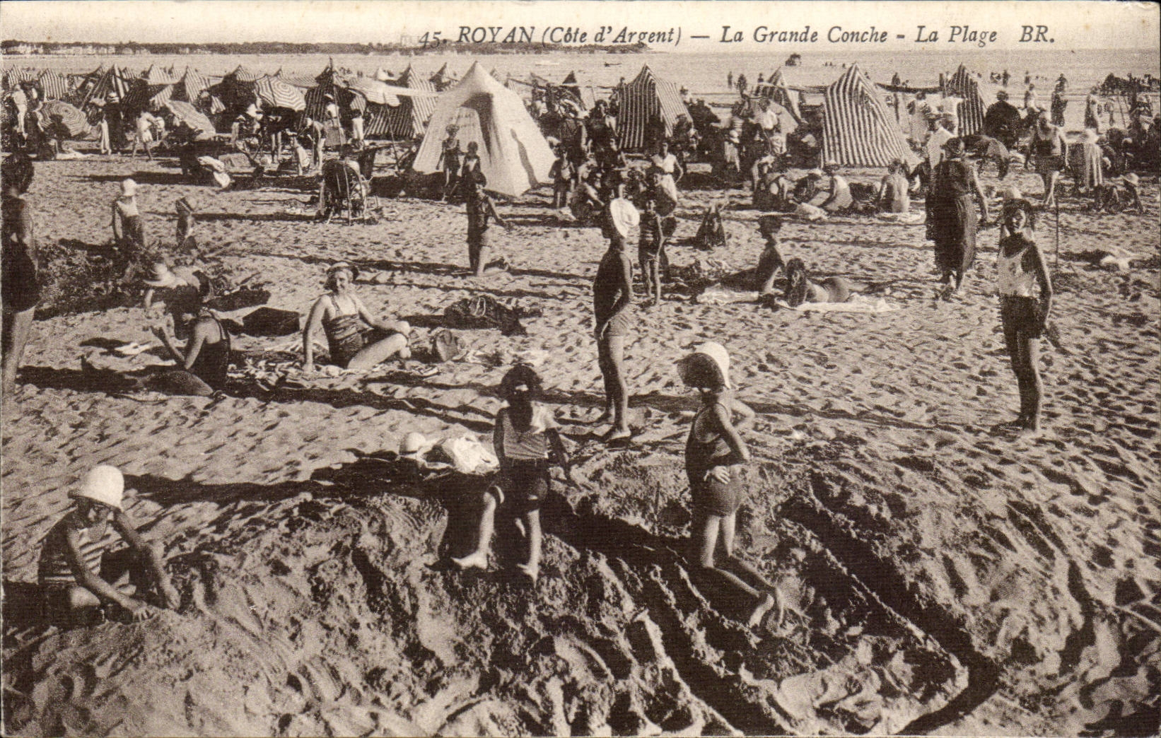 Royan - grosses Tritonshorn - der Strand - CPA