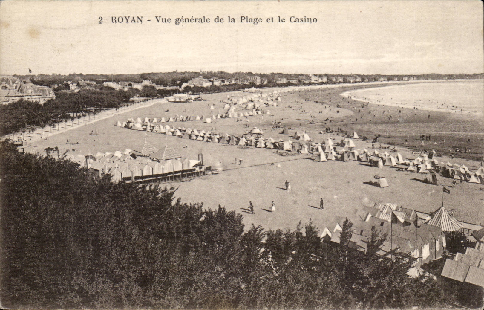 Royan - Ansicht des Strandes und des Kasinos - CPA