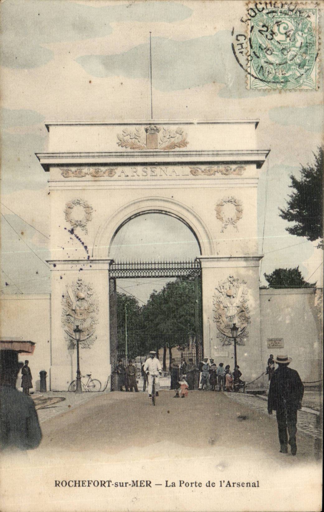 Rochefort on sea CPA the door of the arsenal