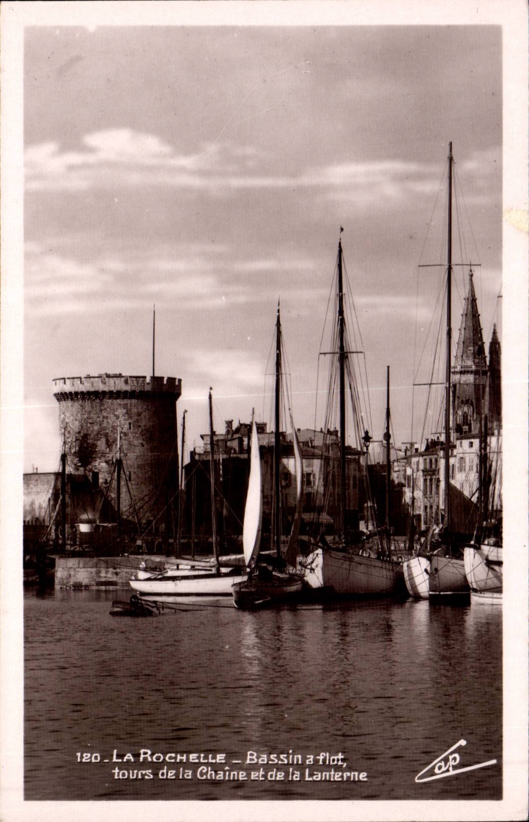 La Rochelle cPA Schwimmdockaufsatze der Kette und der Laterne