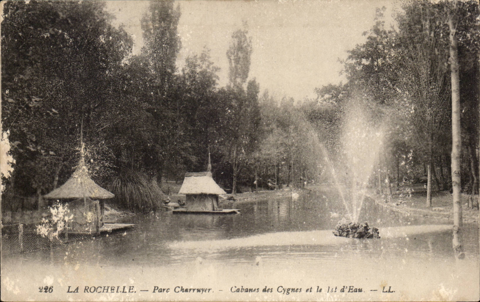 Park Cherruyer Cabas Rochelle-CPA der Schwane und des Wasserstrahl