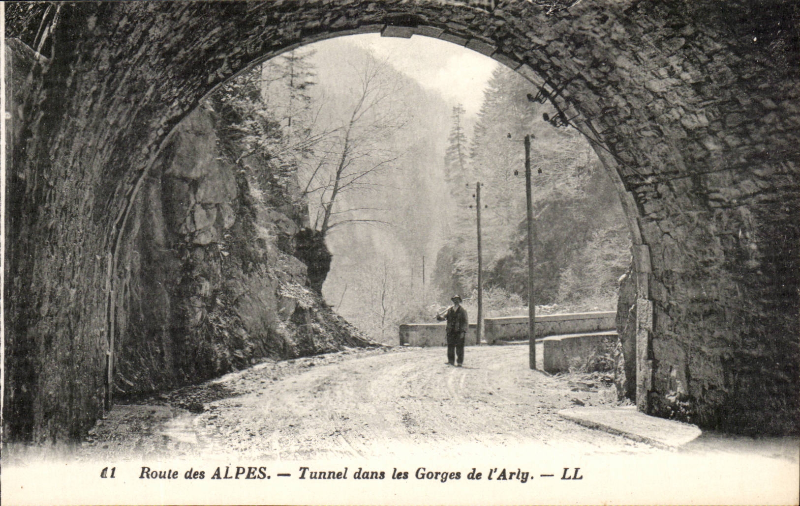 Route des Alpes CPA Tunnel in the throats of the arly