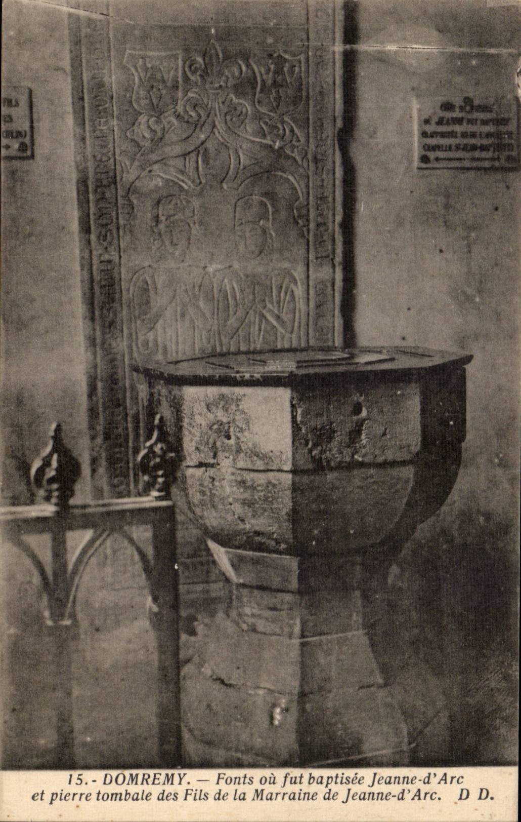 Domremy CPA Font or was Jeanne Baptist of arc and tomb stone of wire of the godmother of Jeanne of arc