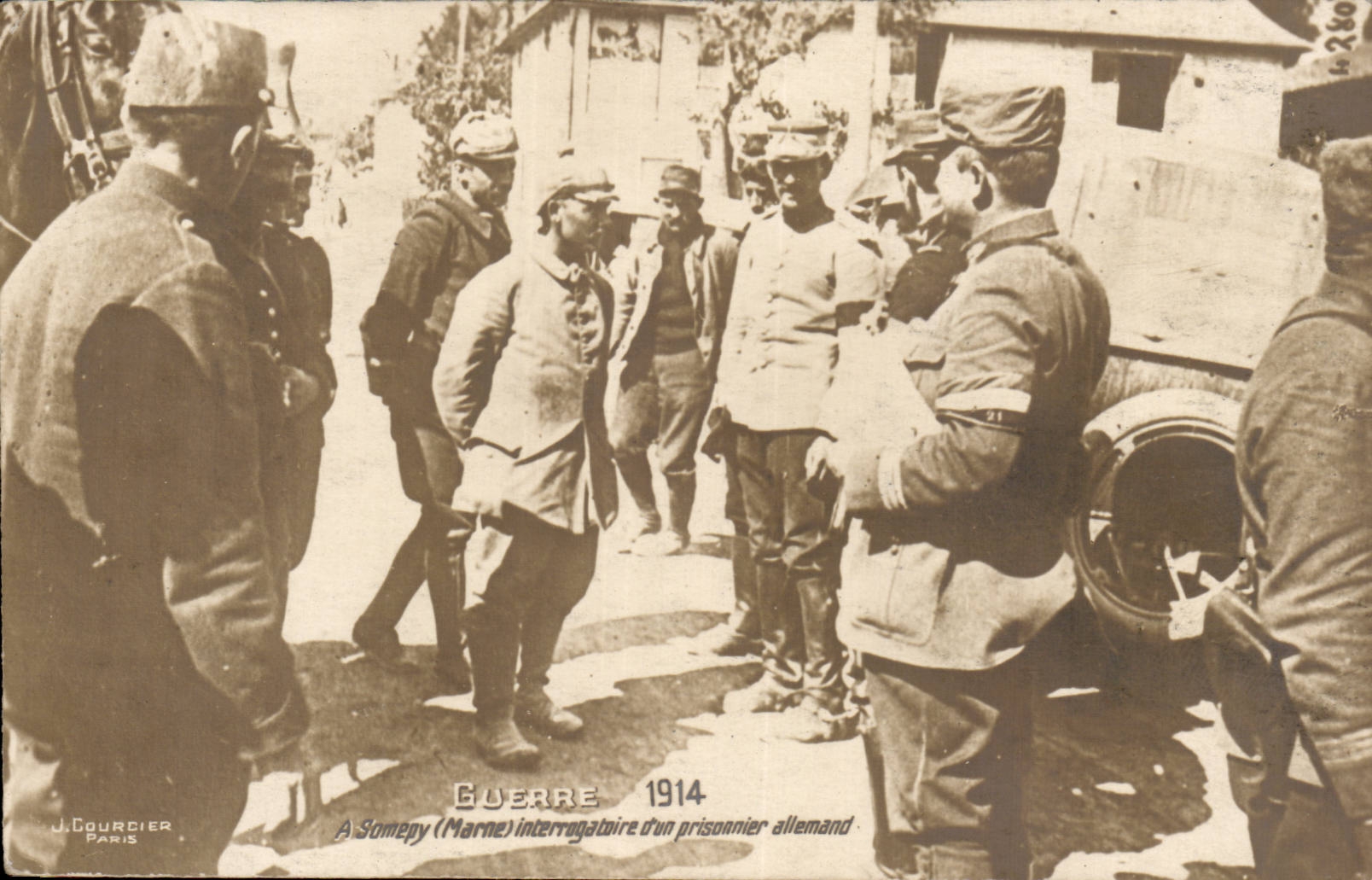 CPA Militaria has Somepy interrogation of a German prisoner