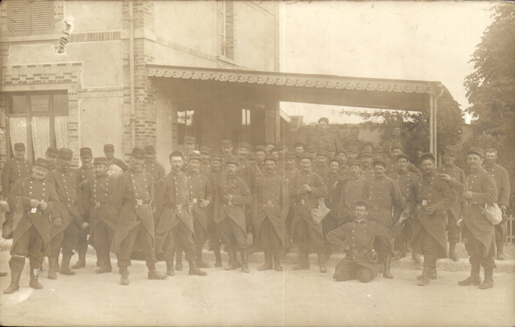 CPA Militaria Real photo Regiment Aude