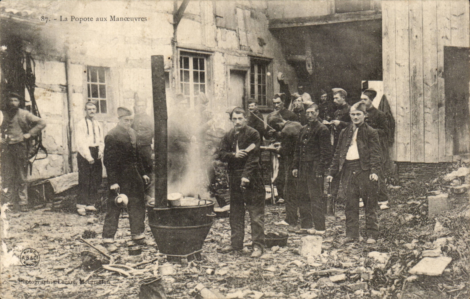 CPA Militaria cooking with the operations