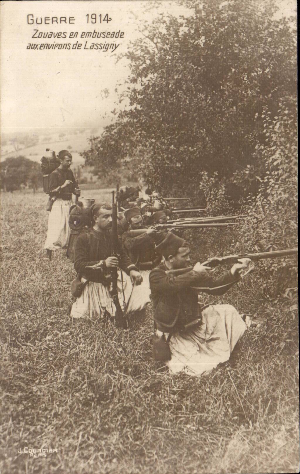 CPA Militaria War 1914 Zouaves in ambush around Lassigny