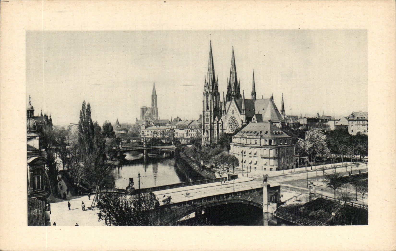 CPA Strasbourg the Saint Paul church and the cathedral