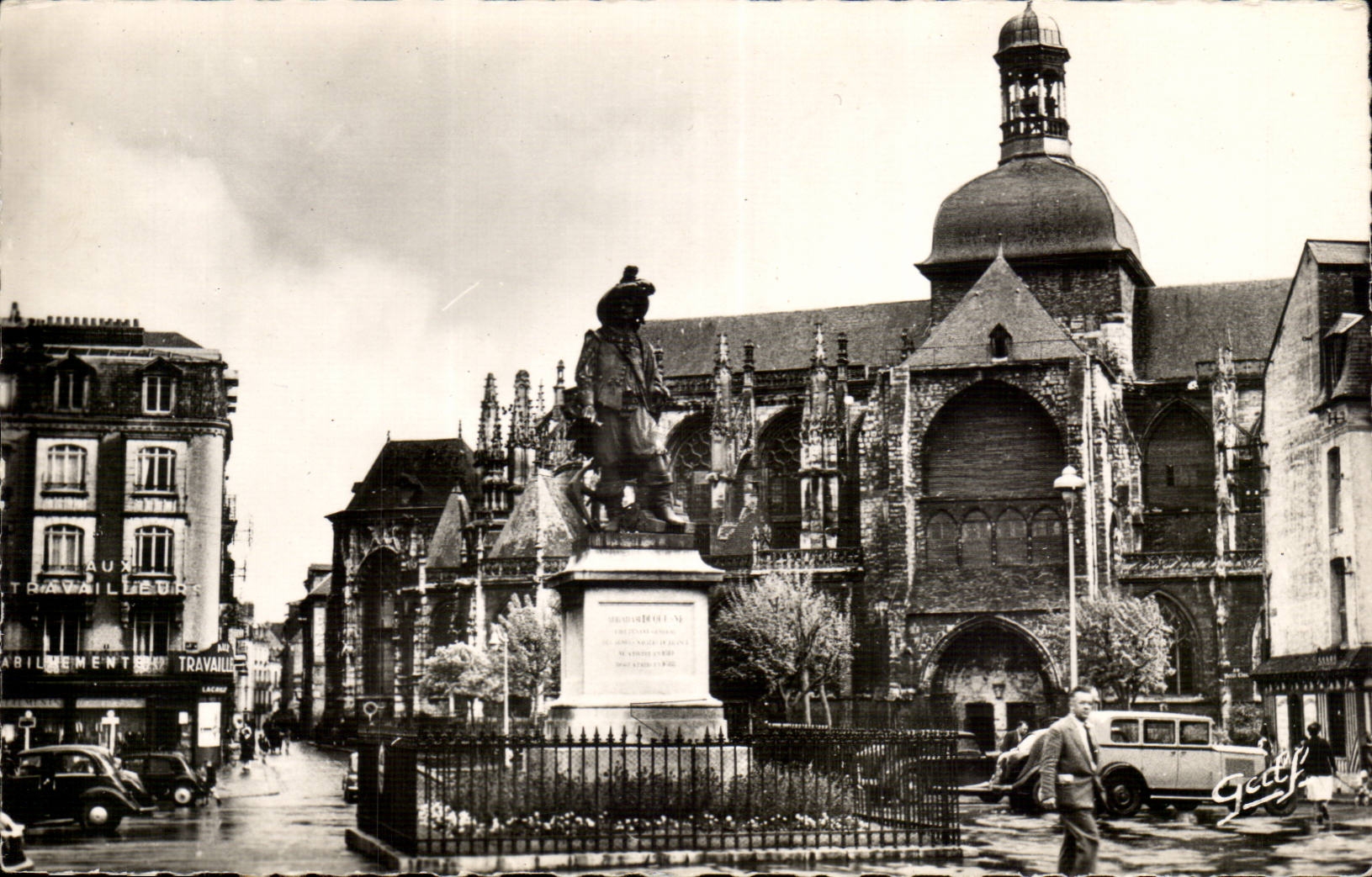 Dieppe - Statue Duquesne and the Church Saint Jacques - CPA