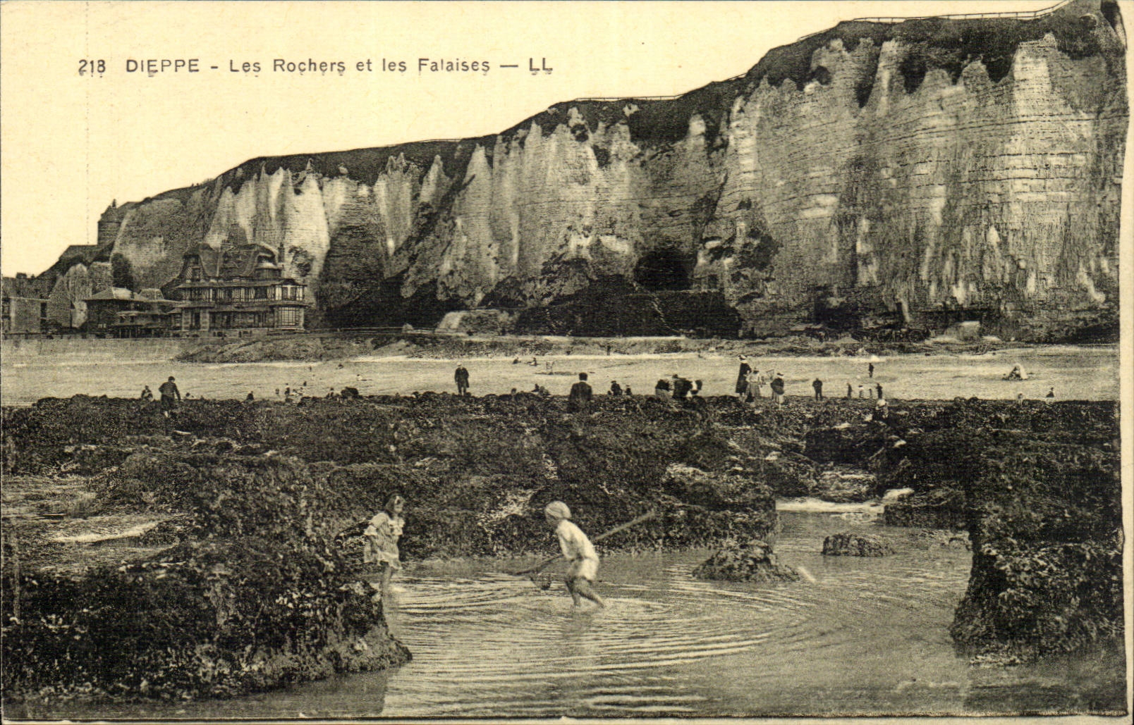Dieppe - Rocks and Cliffs - CPA