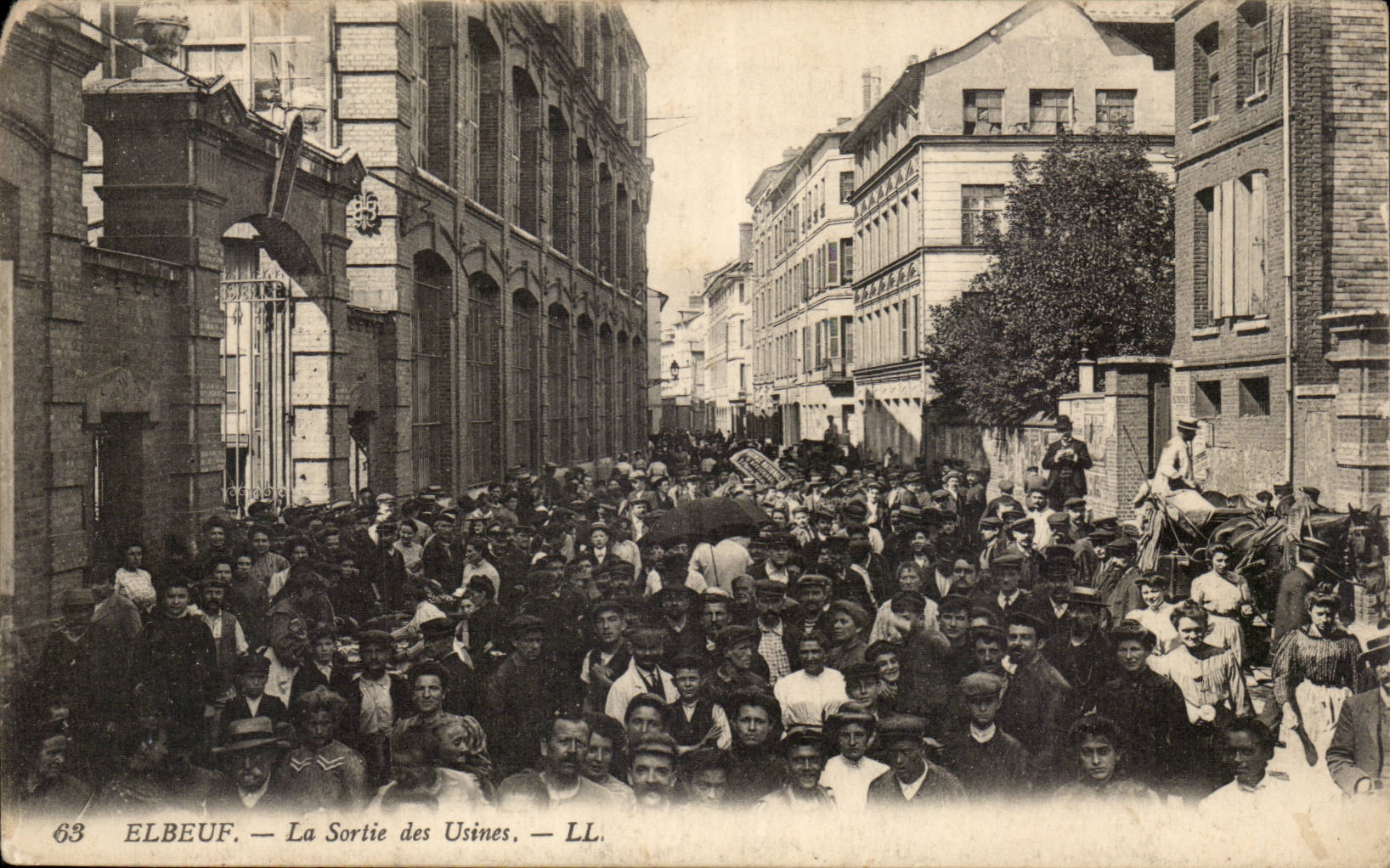 Elbeuf - the Exit of the Factories - CPA