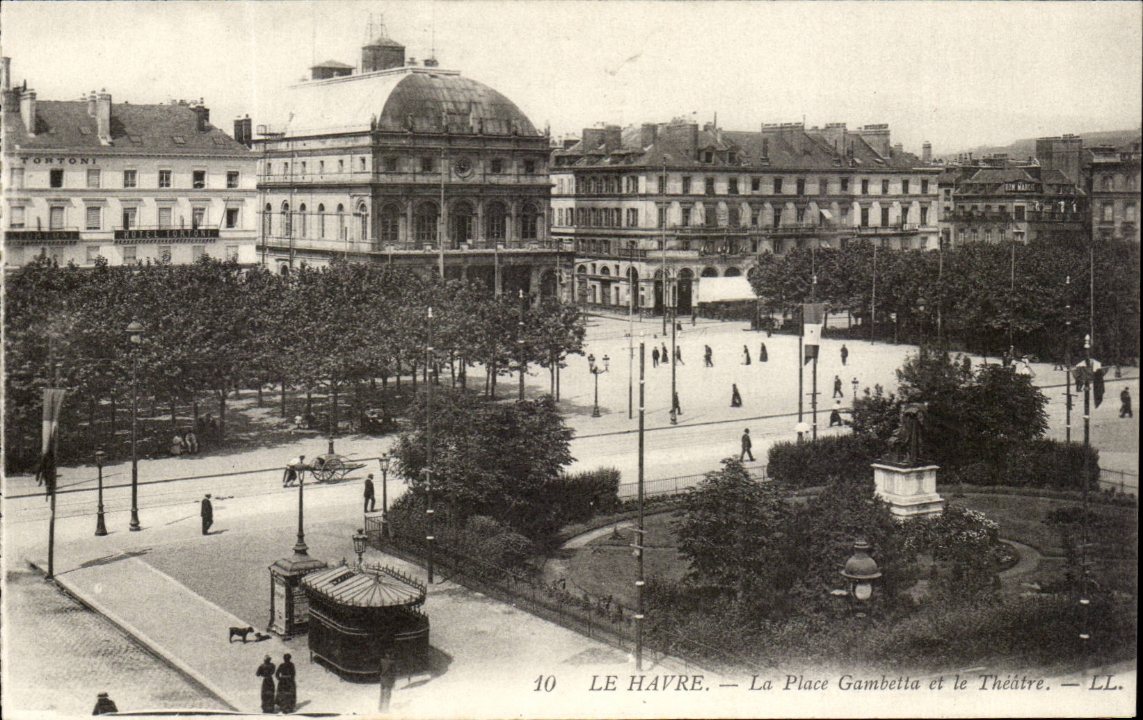 Le Havre - der Gambetta Platz und das Theater - CPA
