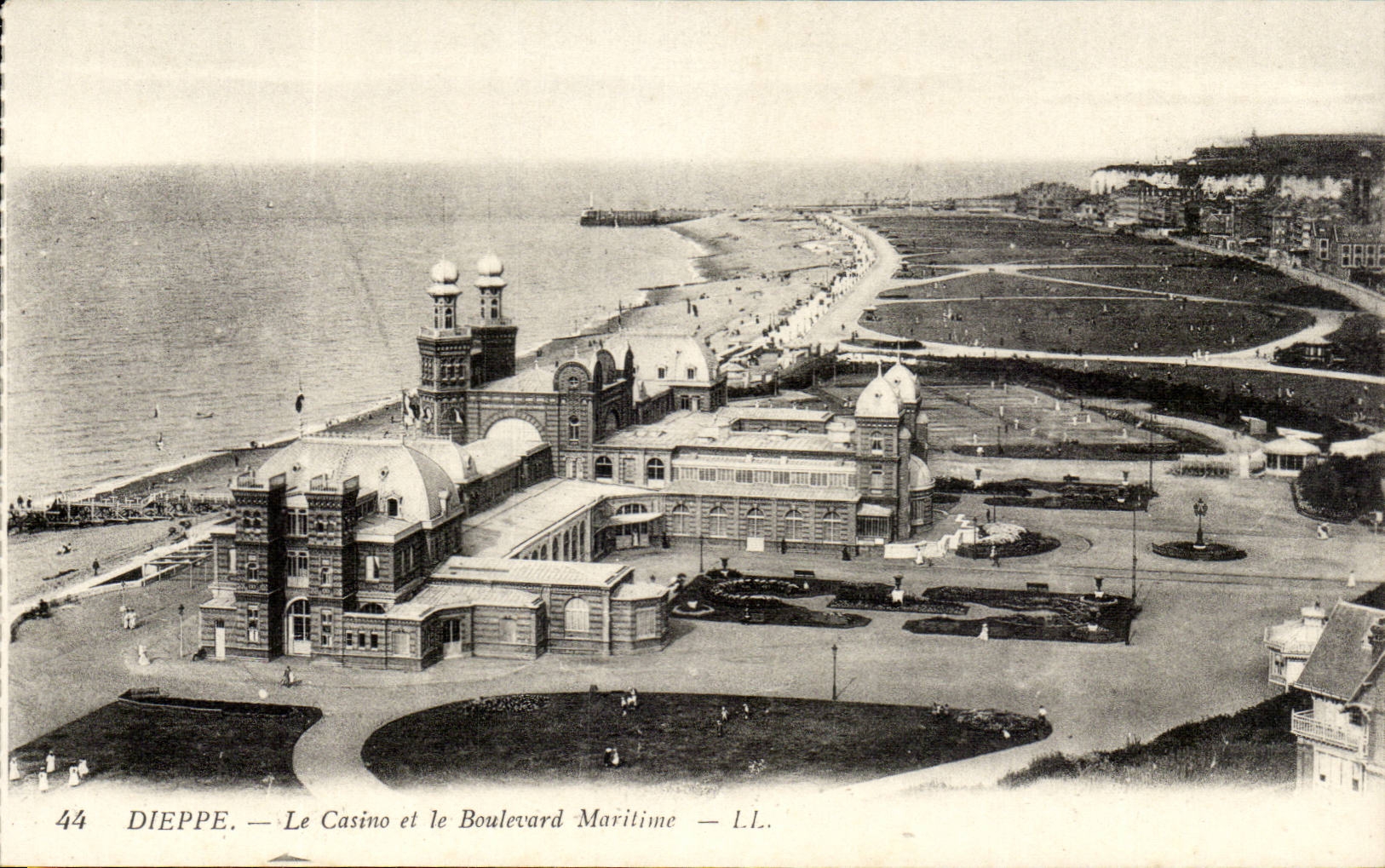 Dieppe - the Casino and the Maritime Boulevard - CPA