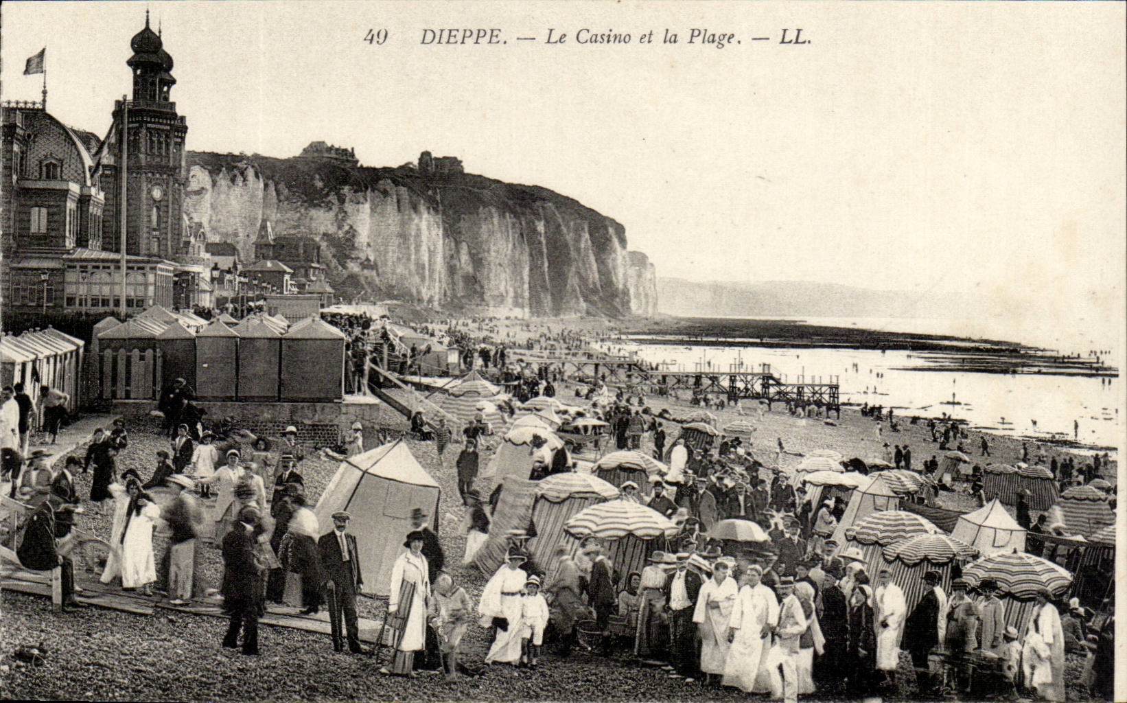 Dieppe - the Casino and the Beach - CPA