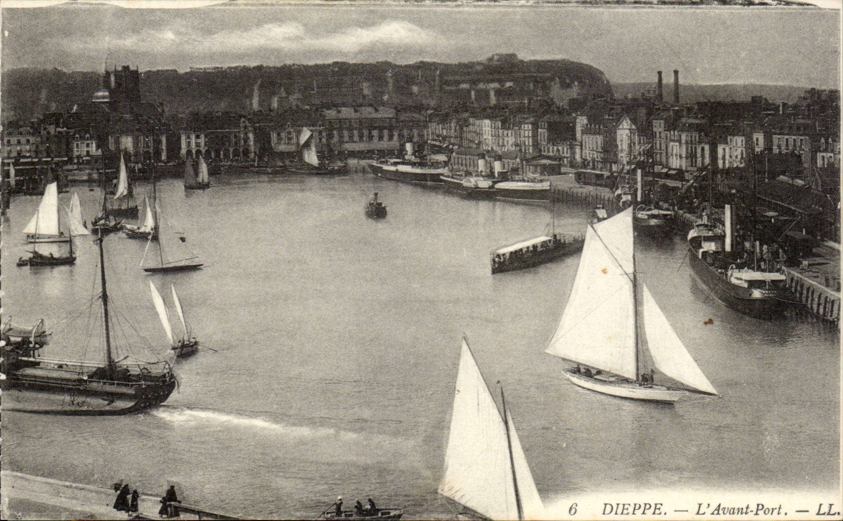 Dieppe - Before Port - CPA