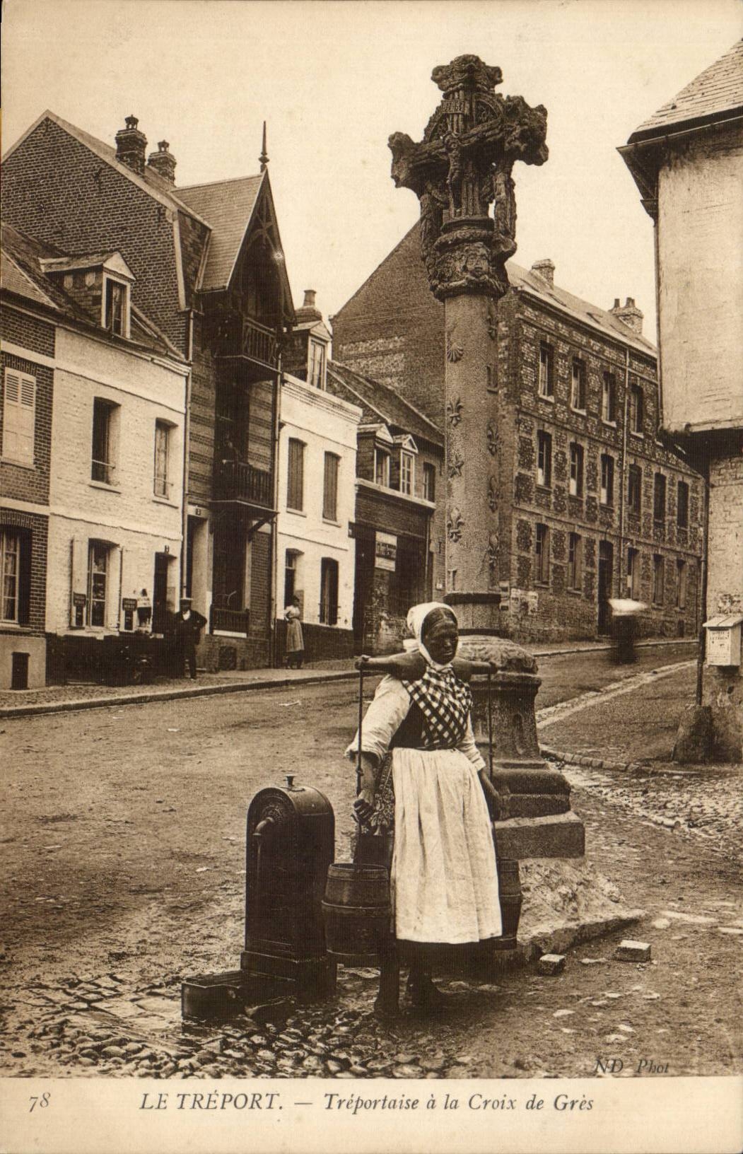 Treport - Treportaise mit dem Kreuz des Sandstein-CPA