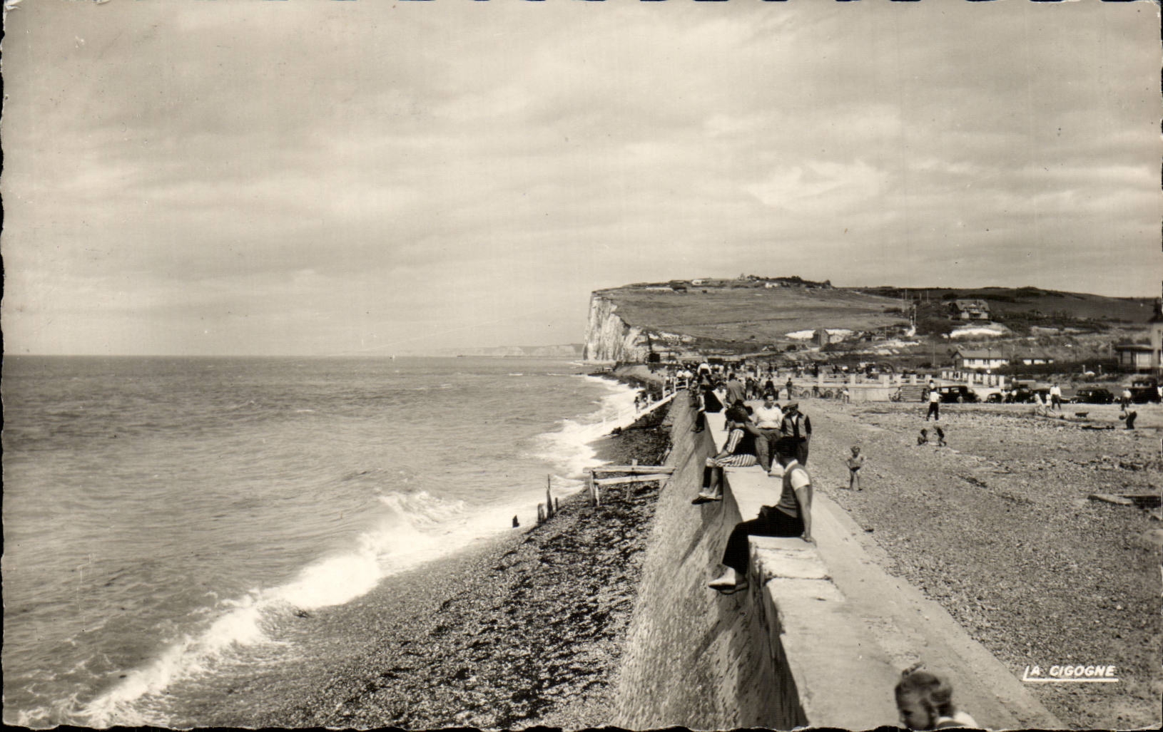 Pourville - the Beach and cliffs of upstream - CPA