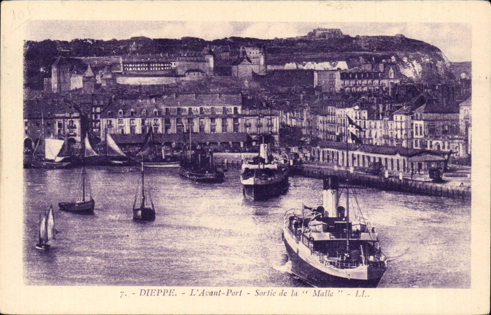 Dieppe - vor Hafen - Ausgang des Stammes - CPA