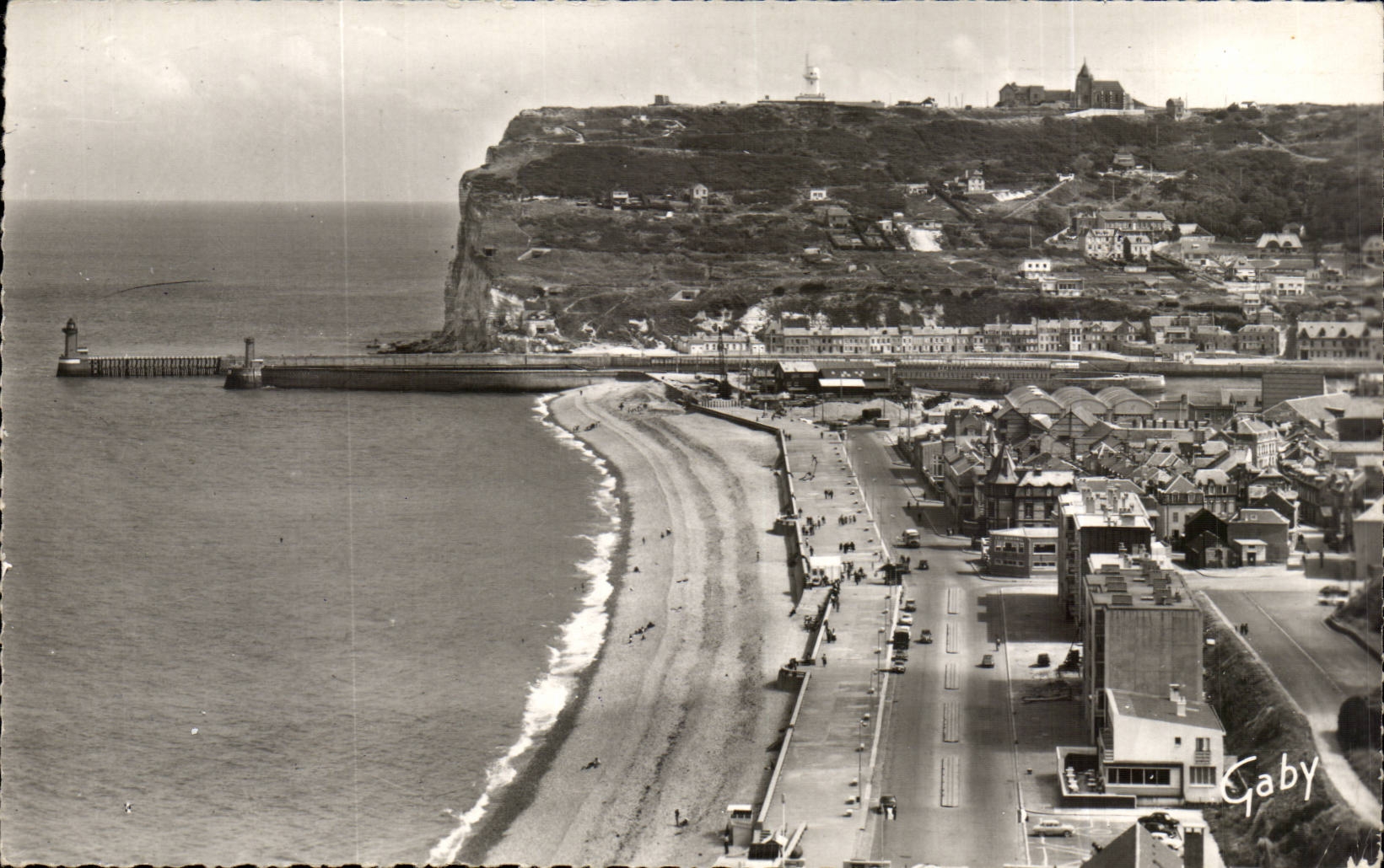 Fecamp - der Strand und der Hafen CPA