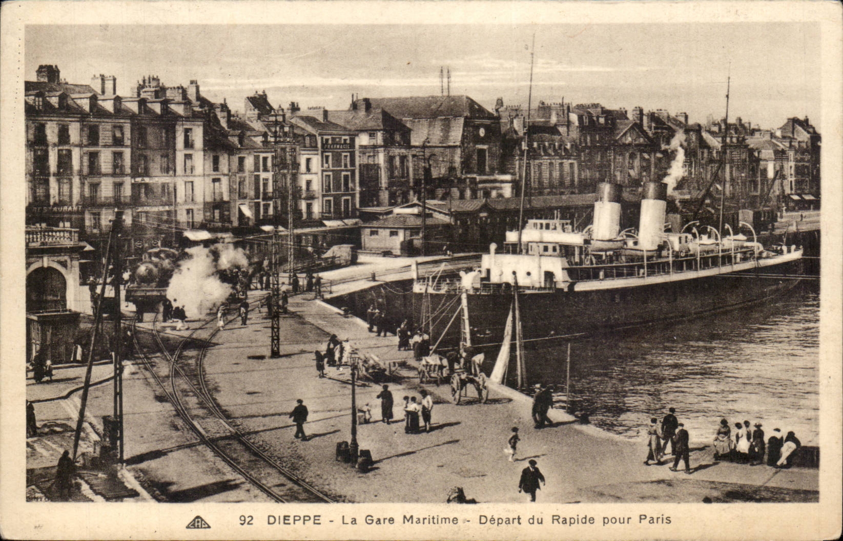 Dieppe - Train station Maritime - Departure of the rapid for Paris - CPA Train Steamer