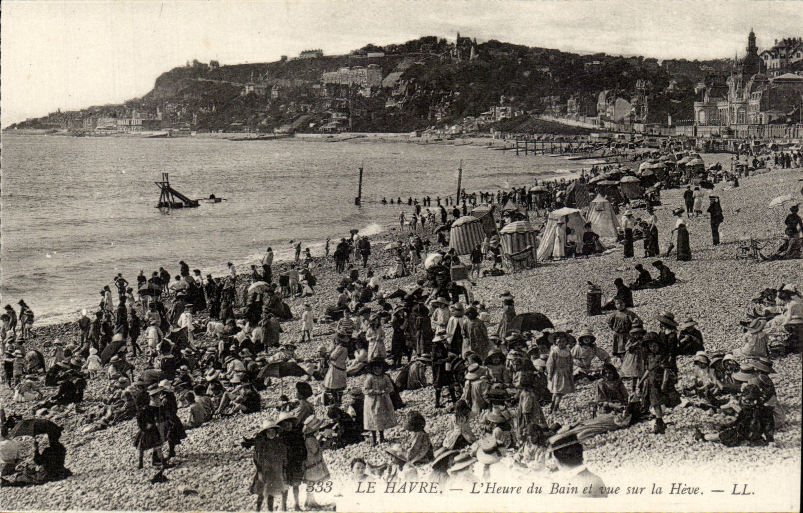 Le Havre - the Hour of the Bath and sight on Heve - CPA