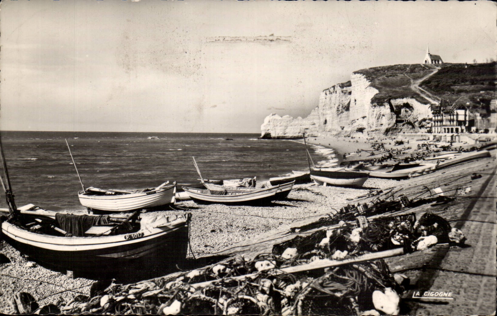 Etretat - Fishing Vessels and cliffs of downstream - CPA