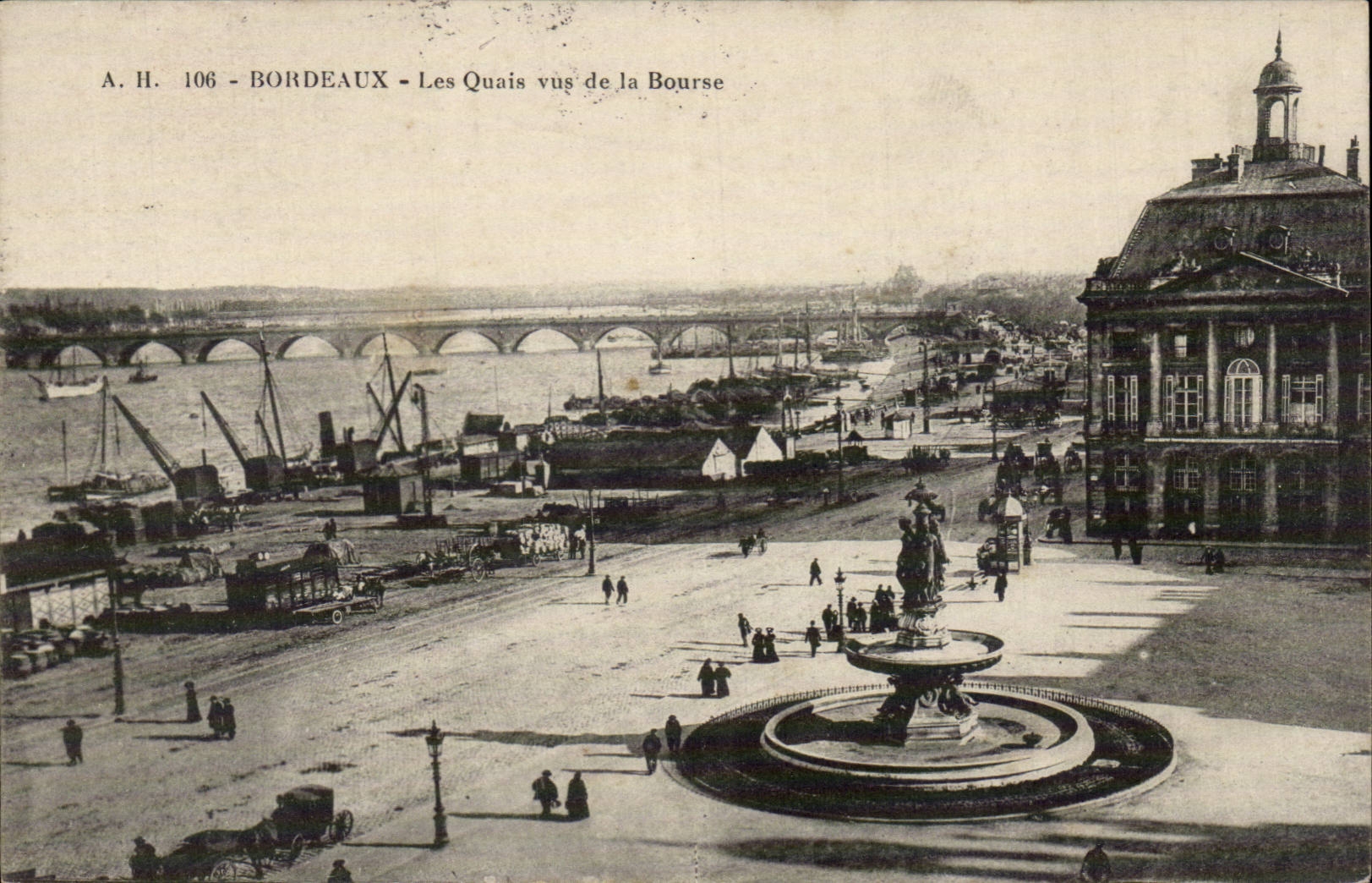 Bordeaux - Quays seen of Stock Exchange CPA
