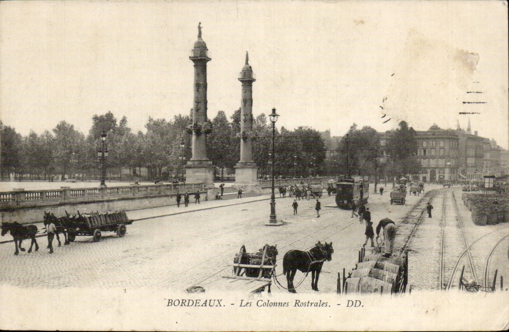 Bordeaux - the Columns Rostrales CPA