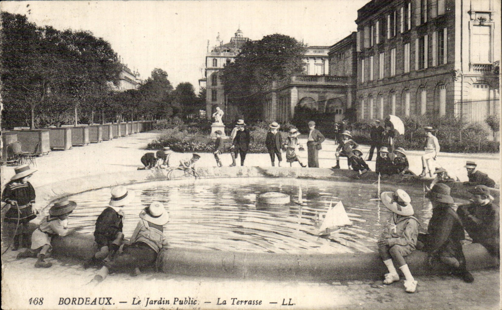 Bordeaux CPA the public garden the terrace (children)