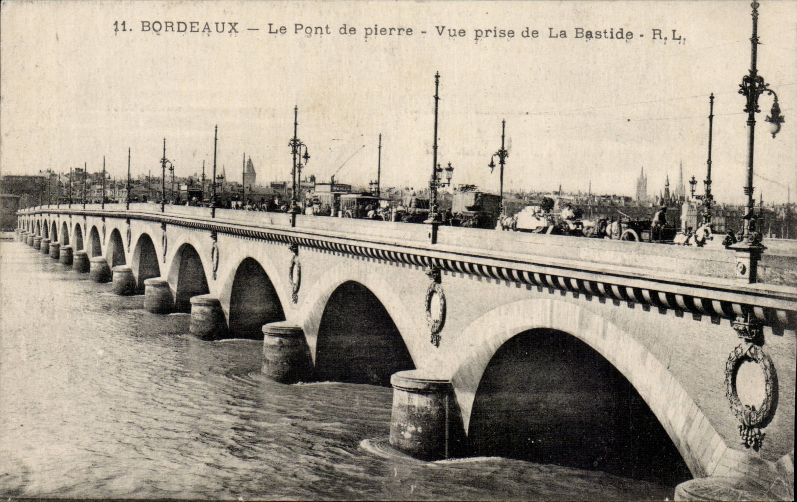 Bordeaux CPA the stone bridge Seen from of the Country house