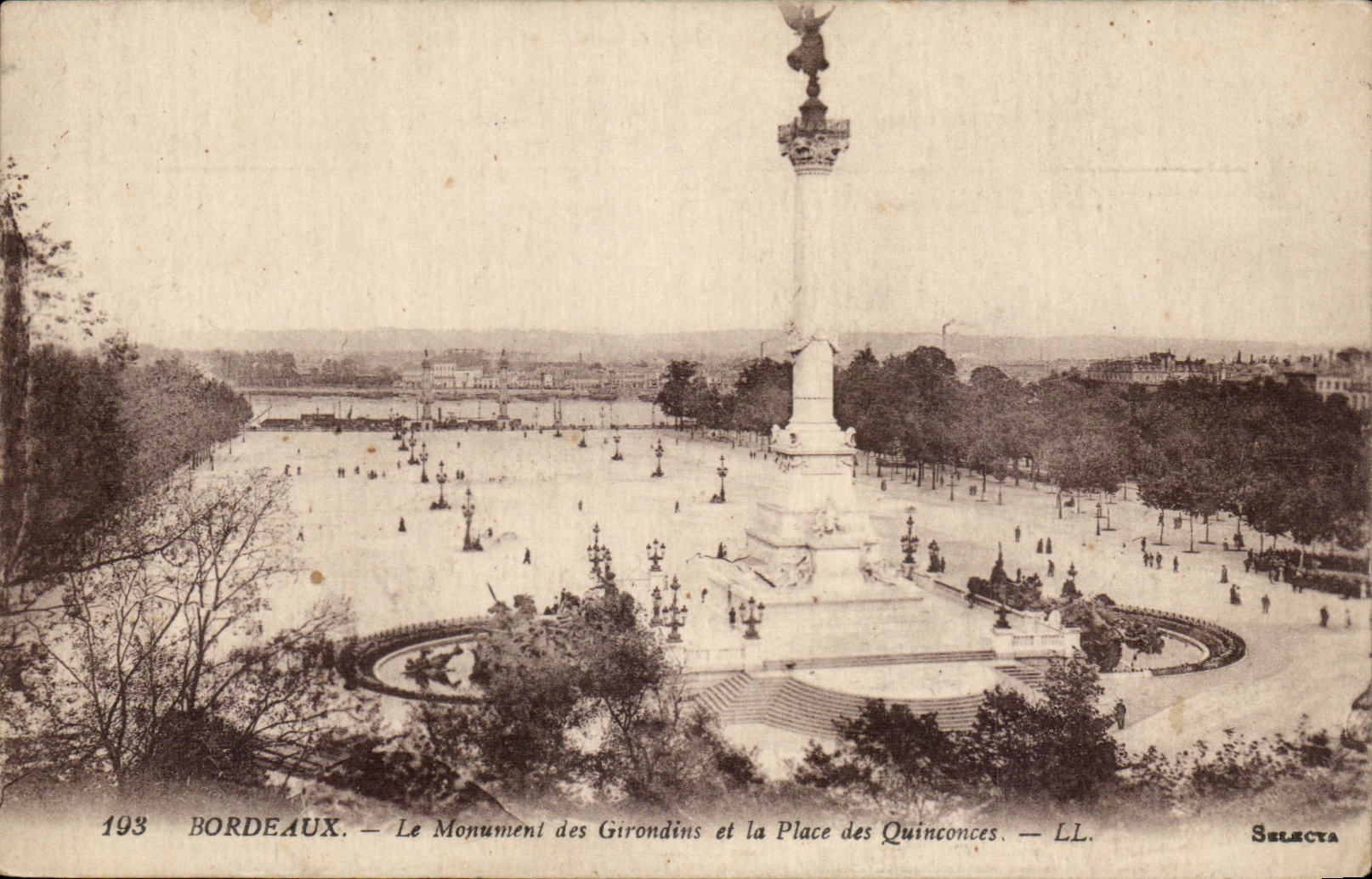 Bordeaux CPA the Monument of Of Gironde and the Place of the Quincunxes