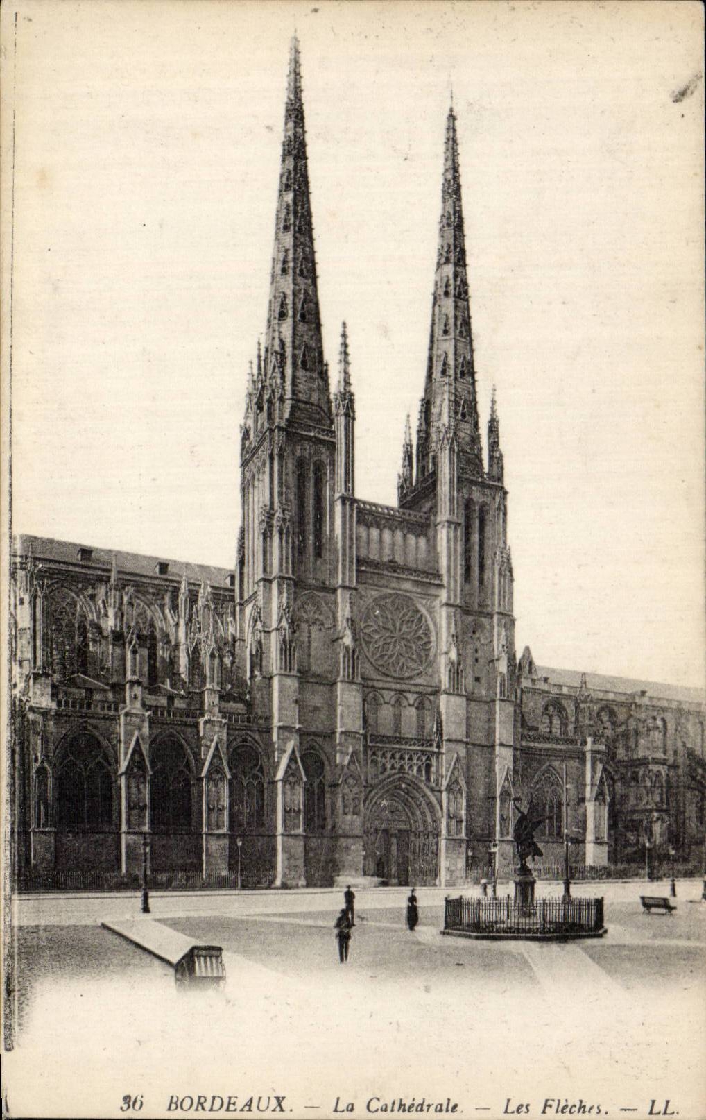 Bordeaux CPA the cathedral arrows