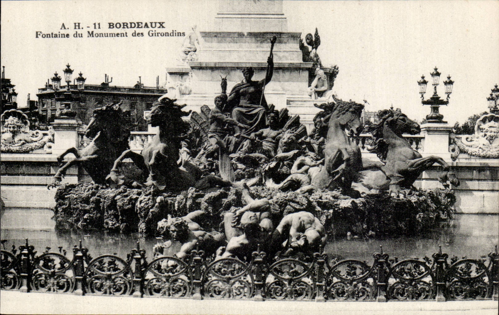 Bordeaux CPA Fountain of the Monument of the Of Gironde ones