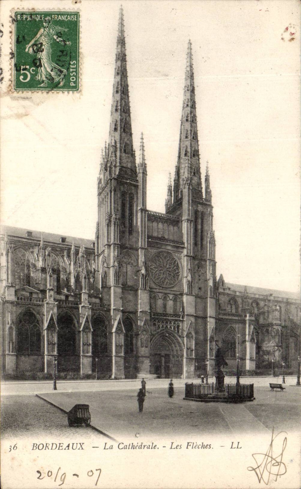 Bordeaux CPA the cathedral arrows