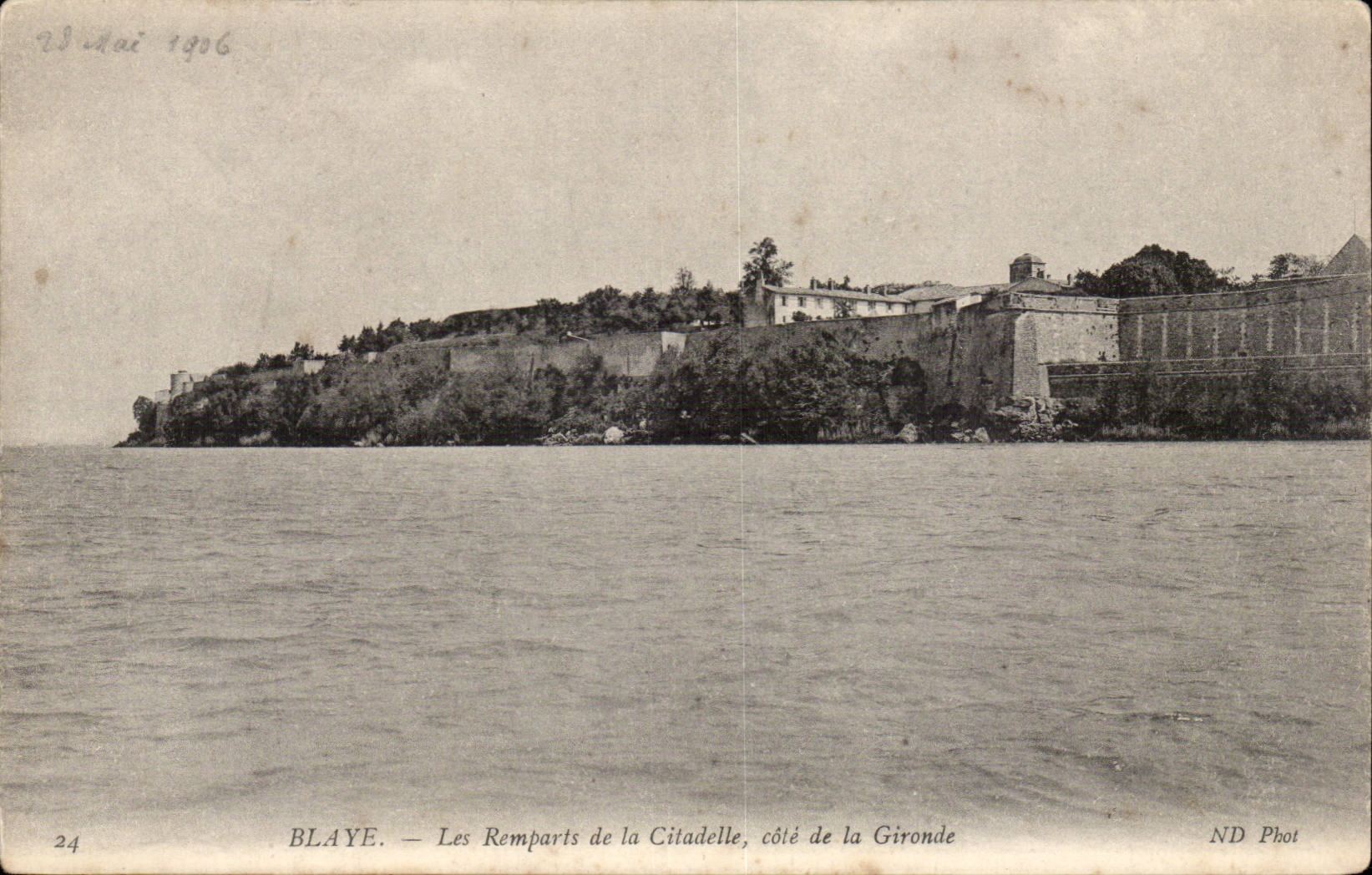 CPA Blaye the walls of the citadel dimensions of the Gironde