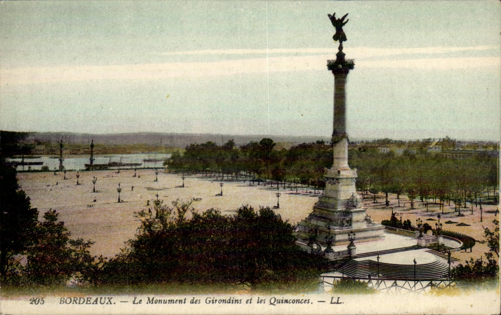 CPA Bordeaux the monument of Of Gironde and Quincunxes