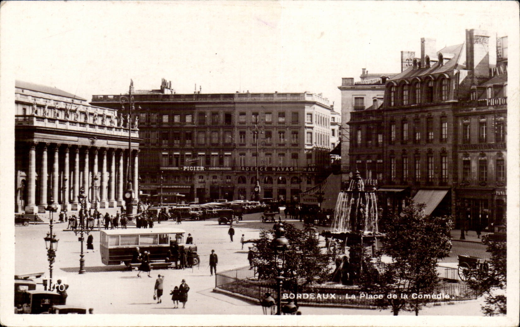 CPSM Bordeaux the place of the comedy