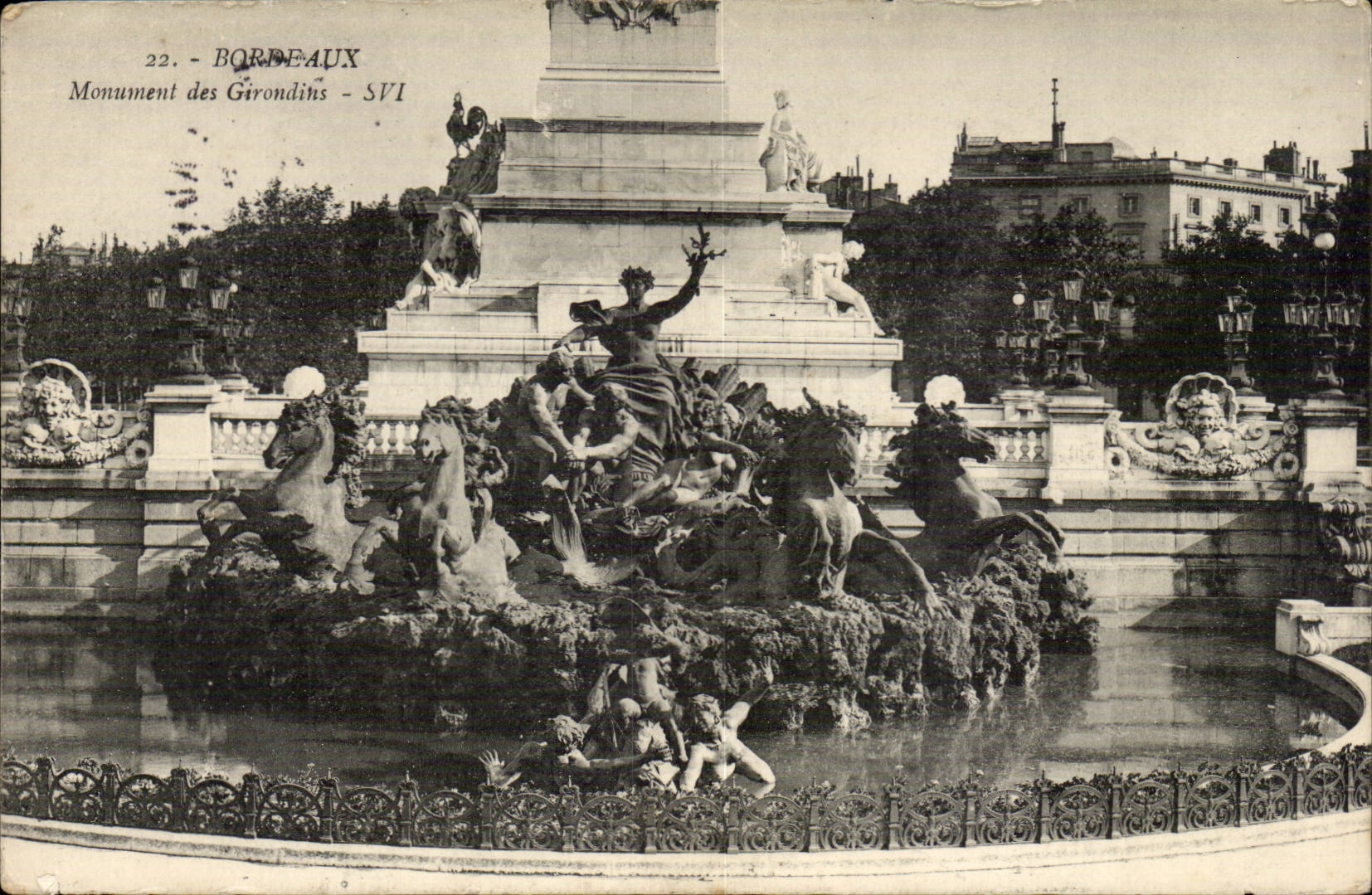 CPA Bordeaux the monument of the Of Gironde ones