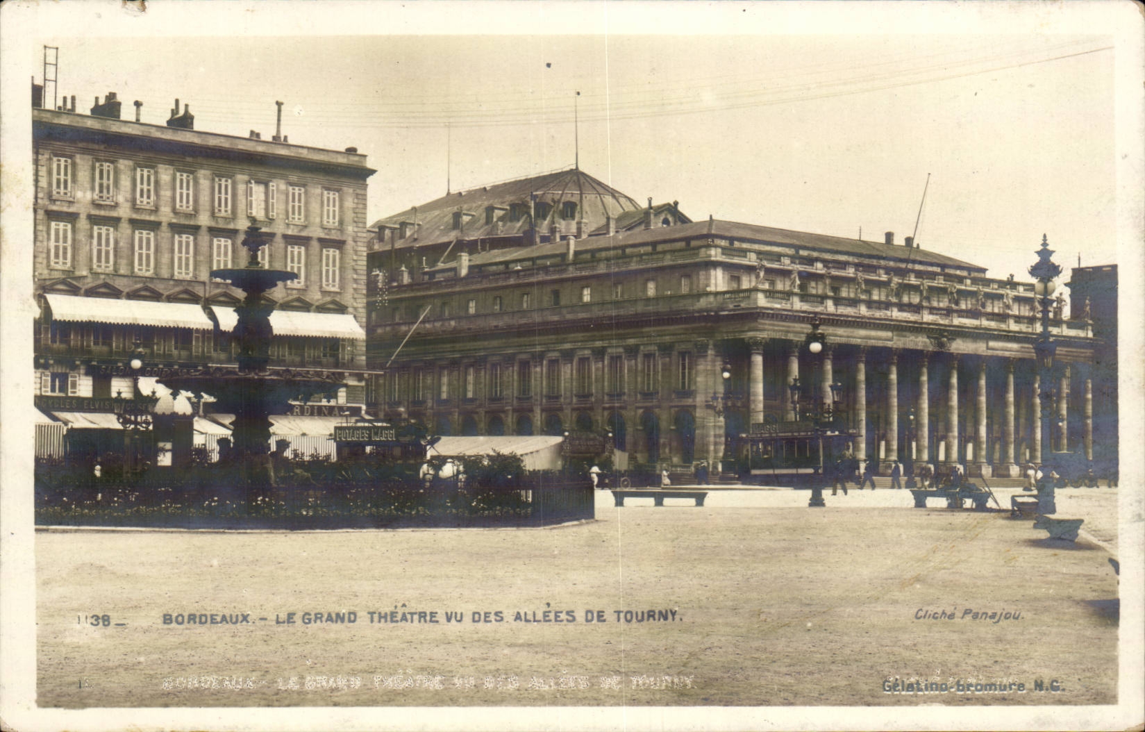 Bordeaux CPA the large theater seen of the alleys of Tourny
